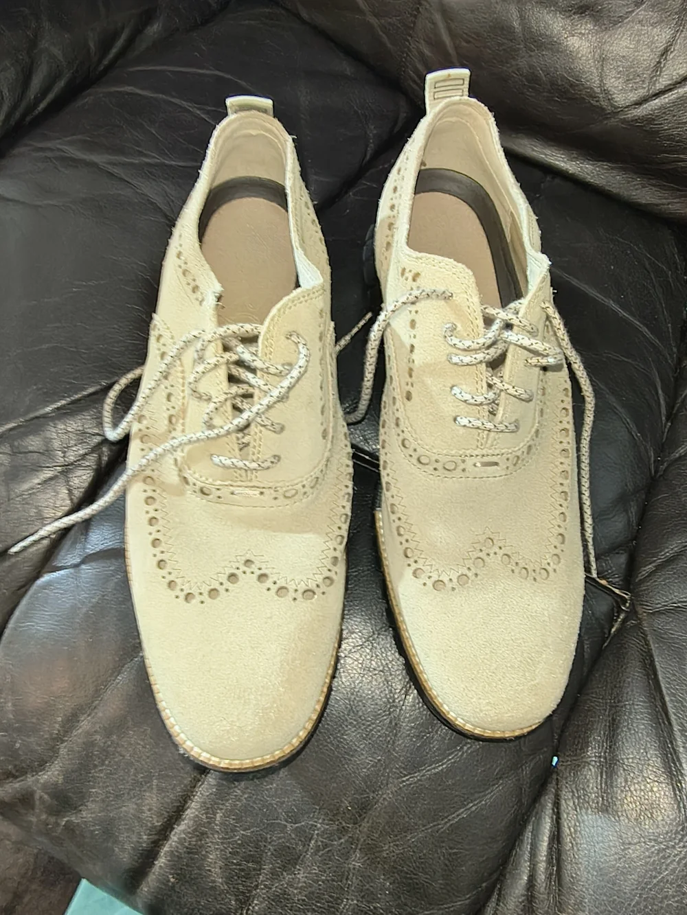 Men's Suede Wingtip Oxford Lace-Up in Beige